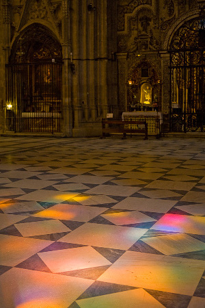 Stained_glass_light